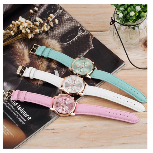 Blue Roman Numerals Analog Quartz Watch NWT - Picture 10 of 10